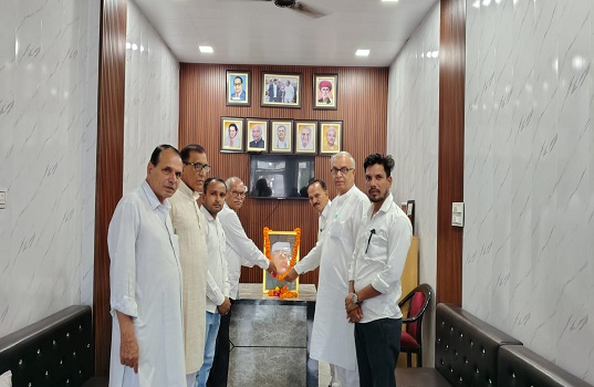 आधुनिक भारत के शिल्पकार थे पंडित नेहरू, पुण्यतिथि पर भिवानी और कैरू में कांग्रेसियों ने दी भावभीनी श्रद्धांजलि