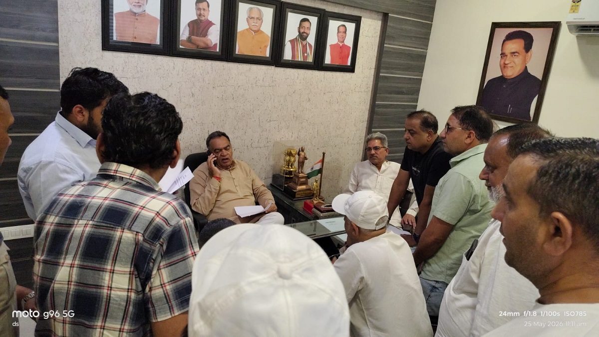 विधायक विनोद भयाना के जनता दरबार में उमड़ी भीड़, छात्रों की शिकायत पर रोडवेज अधिकारियों को दिए कड़े निर्देश