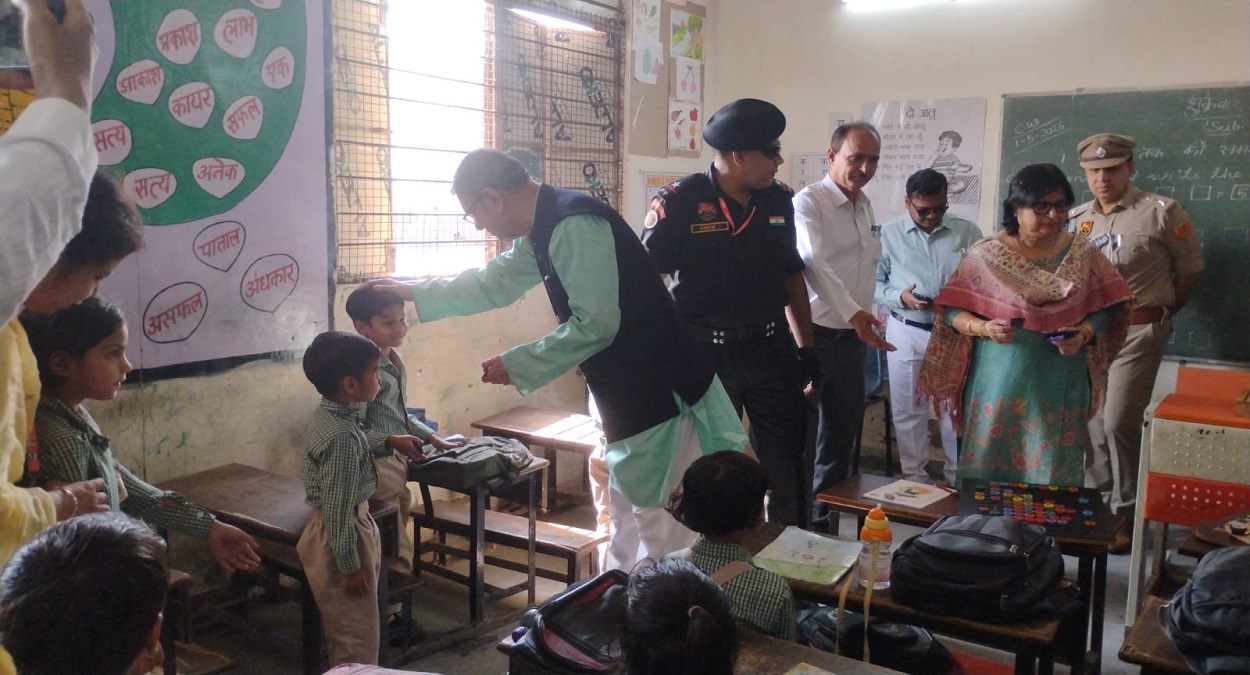 नूंह पहुंचे राज्यपाल घोष: स्कूल में बच्चों संग की मस्ती, कमियों पर सख्त निर्देश और 10 लाख की सौगात