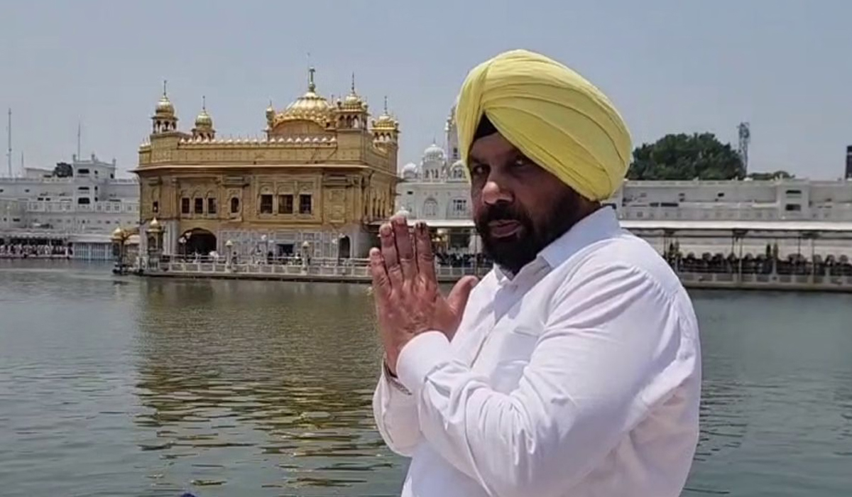 हरिमंदिर साहिब पहुंचे मंत्री हरभजन सिंह ETO, पंजाब की खुशहाली के लिए की अरदास; MC चुनाव में AAP की जीत पर जताया आभार