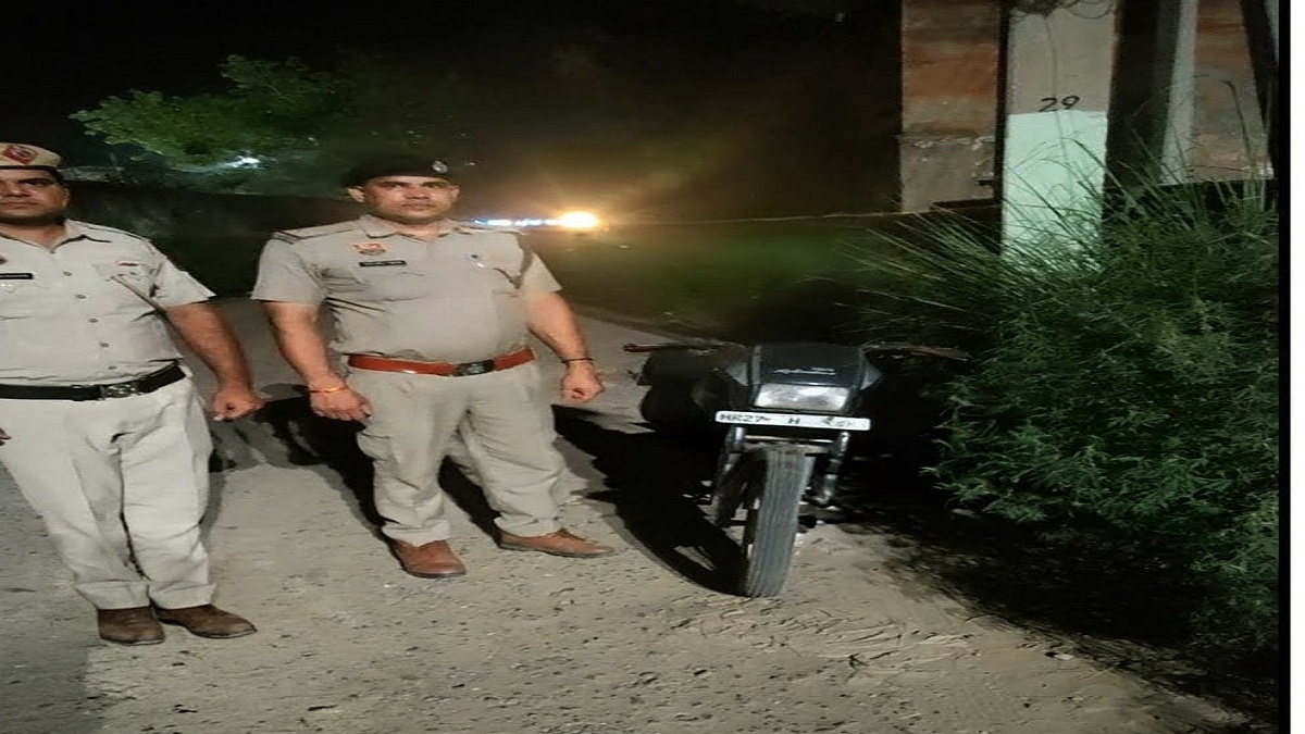 नूंह में पुलिस की बड़ी कार्रवाई: चेकिंग के दौरान चोरी की बाइक बरामद, अंधेरे का फायदा उठाकर भागे दो आरोपी