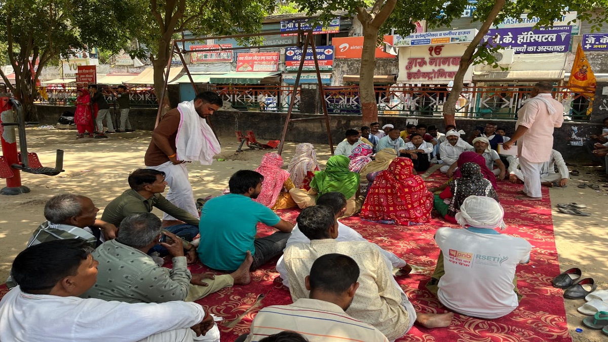 रेवाड़ी में सफाई कर्मचारियों का फूटा गुस्सा: ब्लॉक स्तर पर अनिश्चितकालीन हड़ताल शुरू, सीएम आवास के घेराव की चेतावनी