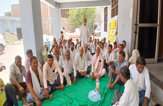 सफाई कर्मचारियों का सरकार के खिलाफ मोर्चा: वेतन बढ़ोतरी और पक्के करने की मांग को लेकर राज्य स्तरीय प्रदर्शन