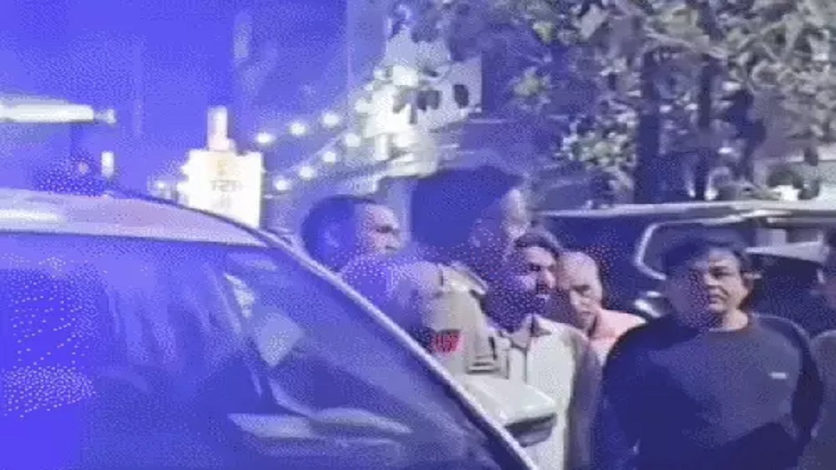 यमुनानगर में खाकी दागदार: बर्थडे पार्टी मनाने आए फैक्ट्री मालिक को SHO ने सरेआम जड़े थप्पड़, CCTV वीडियो वायरल