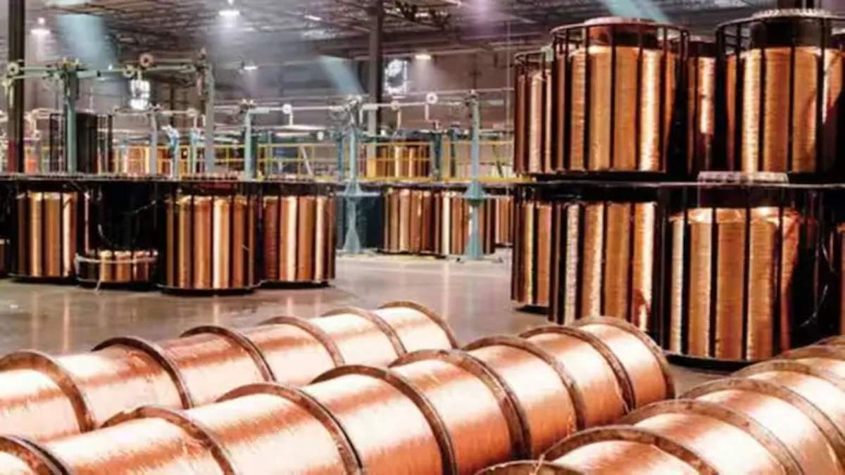 Copper Price Fall : रिकॉर्ड-हाई क्लोज से नीचे फिसला कॉपर, तेजी से बढ़ती महंगाई ने बनाया दबाव