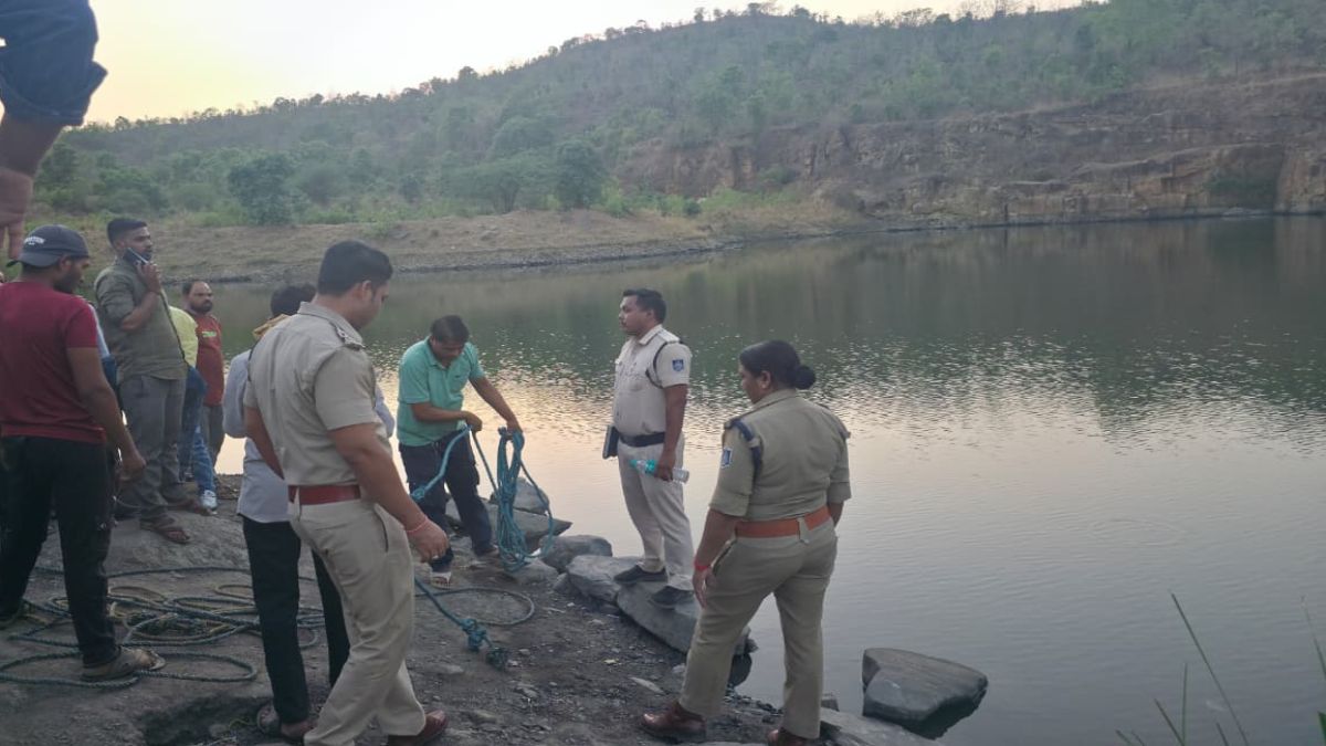 खदान में डूबे दो युवकः जन्मदिन की पार्टी मनाने गए थे दोस्त, गांव में पसरा मातम, SDRF का रेस्क्यू जारी