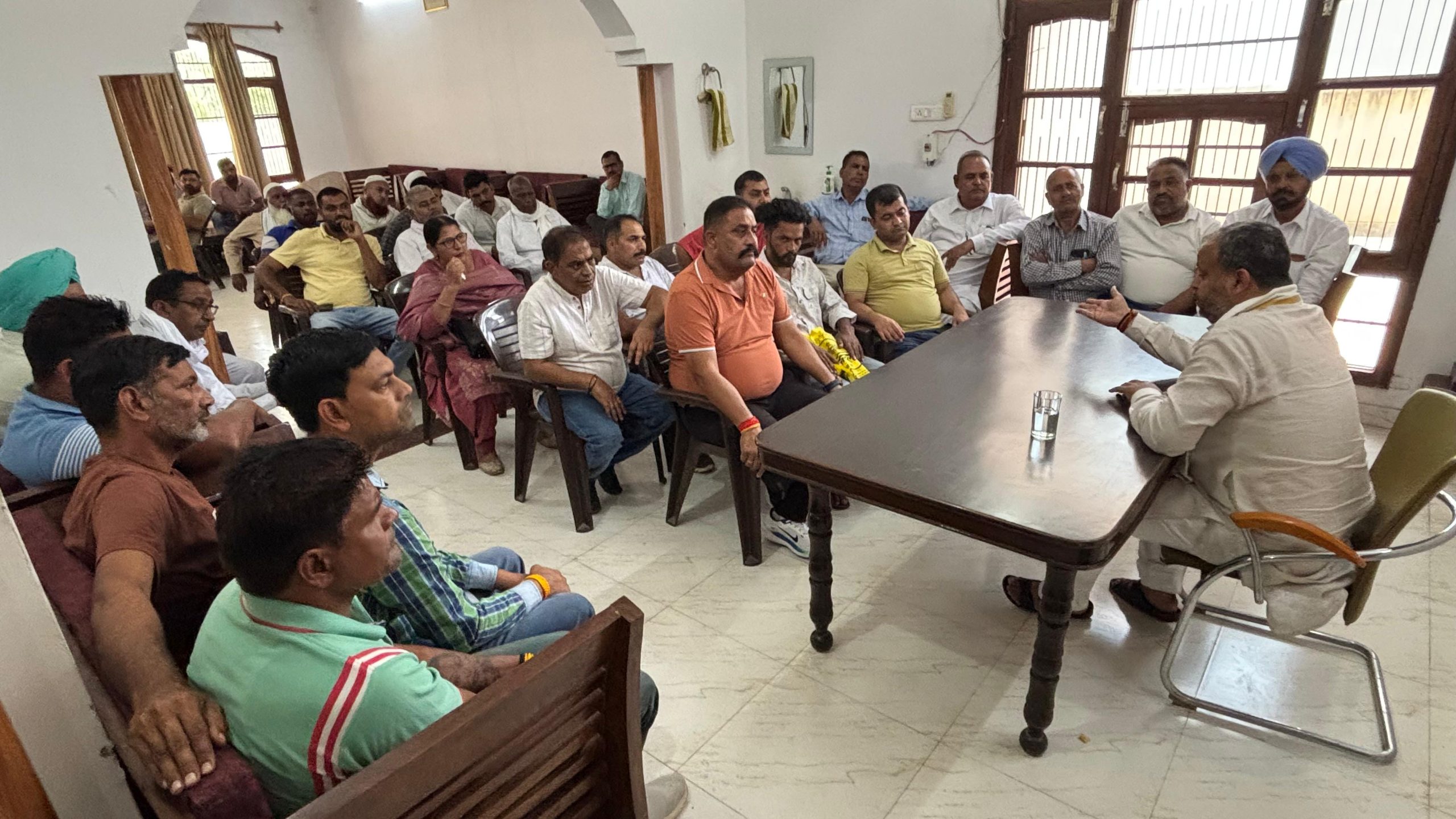 नदियों की खुदाई न होने पर भड़के सांसद वरुण चौधरी, 31 मई को मुलाना पुल पर धरना और हस्ताक्षर अभियान