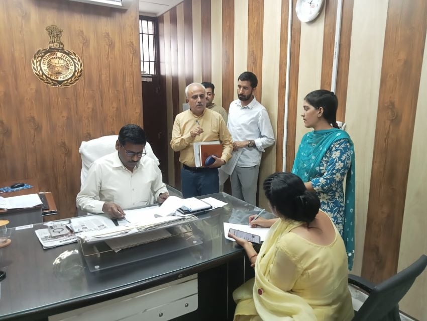 नारायणगढ़ में प्रशासन का सख्त निर्देश: 30 मई तक हर हाल में पूरा करें जनगणना का कार्य