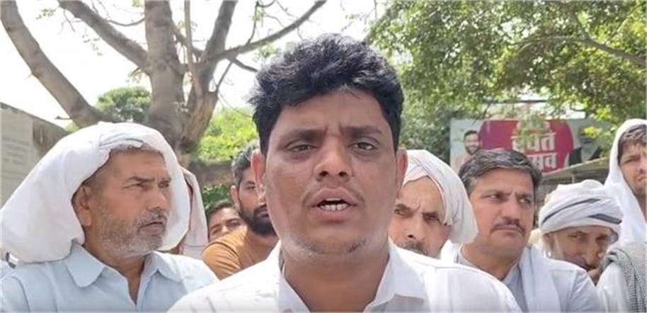 सीवर सफाई हादसे में प्लंबर की मौत के बाद बवाल, परिजनों ने एक करोड़ के मुआवजे व पेंशन की मांग को लेकर विरोध तेज