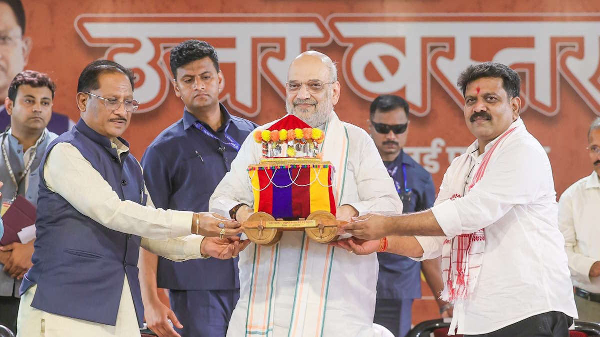 नक्सलवाद के साए से निकल कर विकास के उजाले से रौशन हो रहा बस्तर
