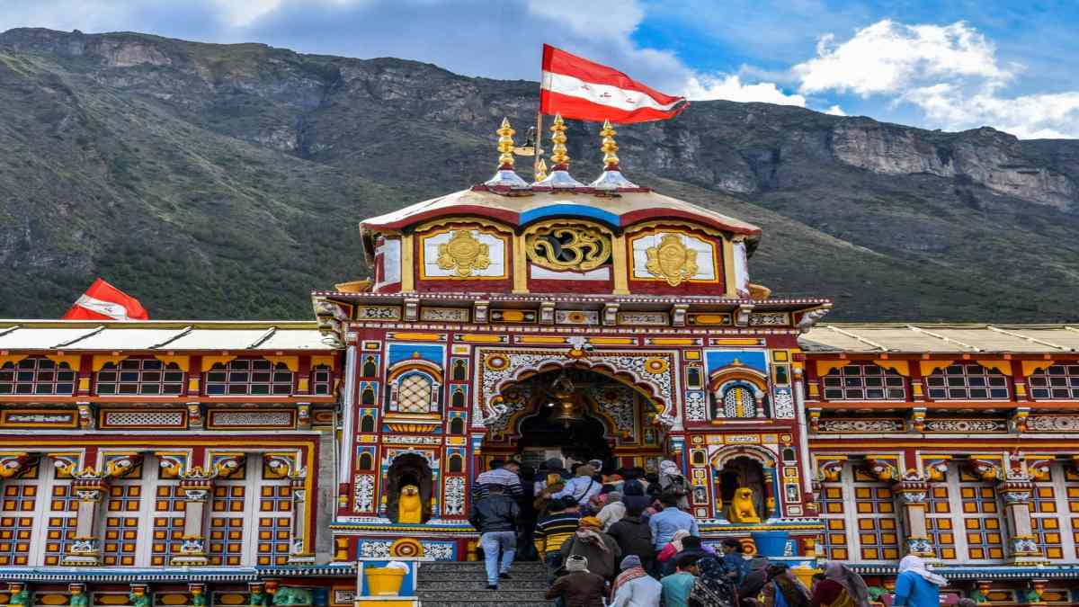 चार धाम यात्रा में बद्रीनाथ दर्शन के बाद जरूर लाएं ये पवित्र माला, जीवन में सुख-शांति और समृद्धि का बना रहेगा आशीर्वाद …