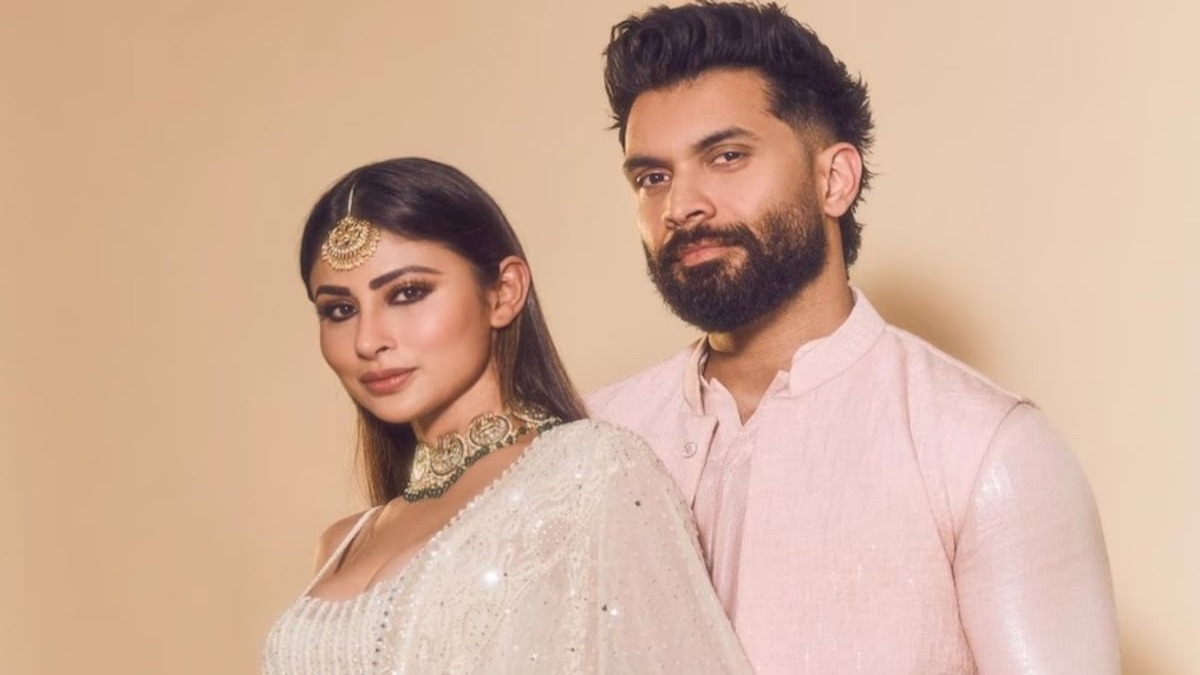 शादी के 4 साल बात अलग हो रहे हैं Mouni Roy और Suraj Nambiyar, एक रिपोर्ट में कहा गया कि 6 महीने पहले ही रिश्ता हो गया था खत्म!