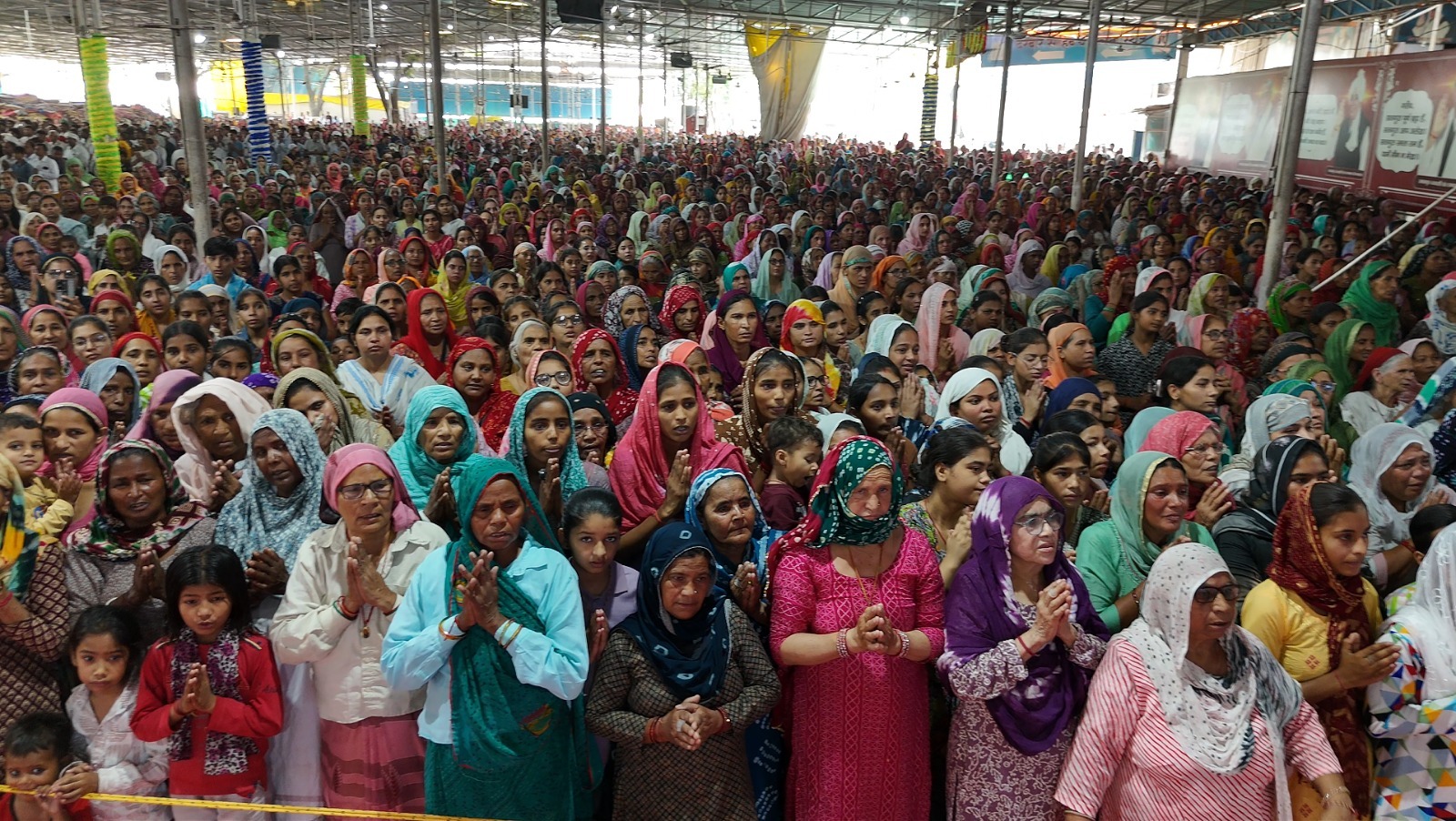 भिवानी: सतलोक आश्रम में विश्व शांति महा धार्मिक अनुष्ठान संपन्न, लाखों श्रद्धालुओं ने लिया एकता का संकल्प