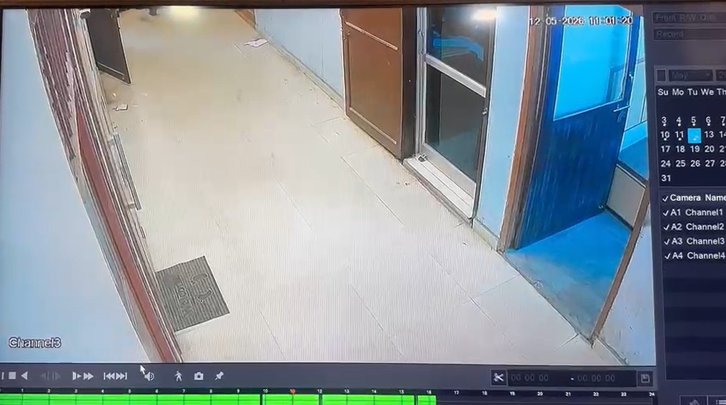 भिवानी कोर्ट परिसर में एडवोकेट का बैग चोरी: 2 लाख कैश और iPhone लेकर फरार हुआ चोर, घटना CCTV में कैद