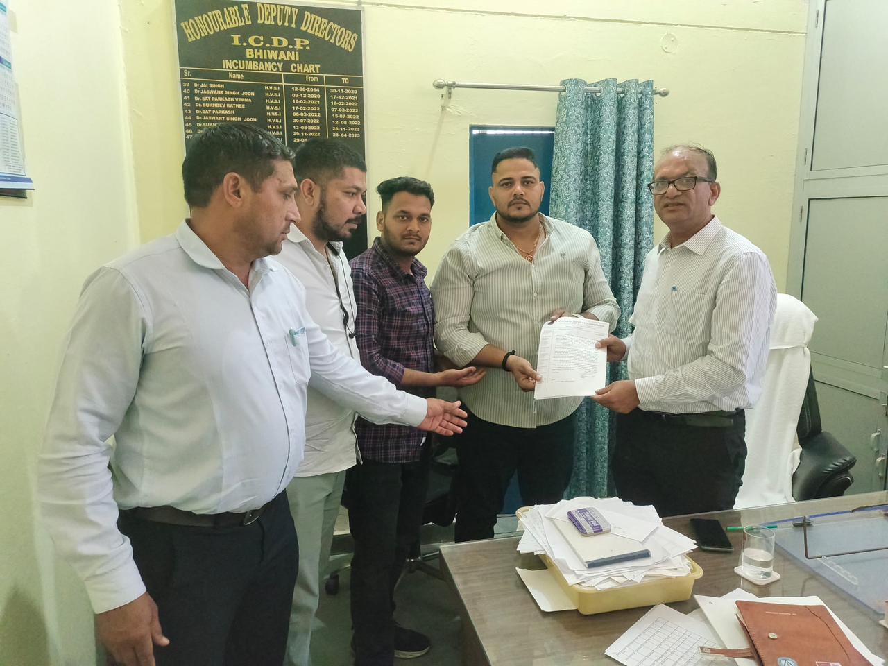 भिवानी में वेटनरी सर्विस एसोसिएशन ने सौंपा मांगपत्र, कर्मचारियों की समस्याओं पर मिला समाधान का आश्वासन