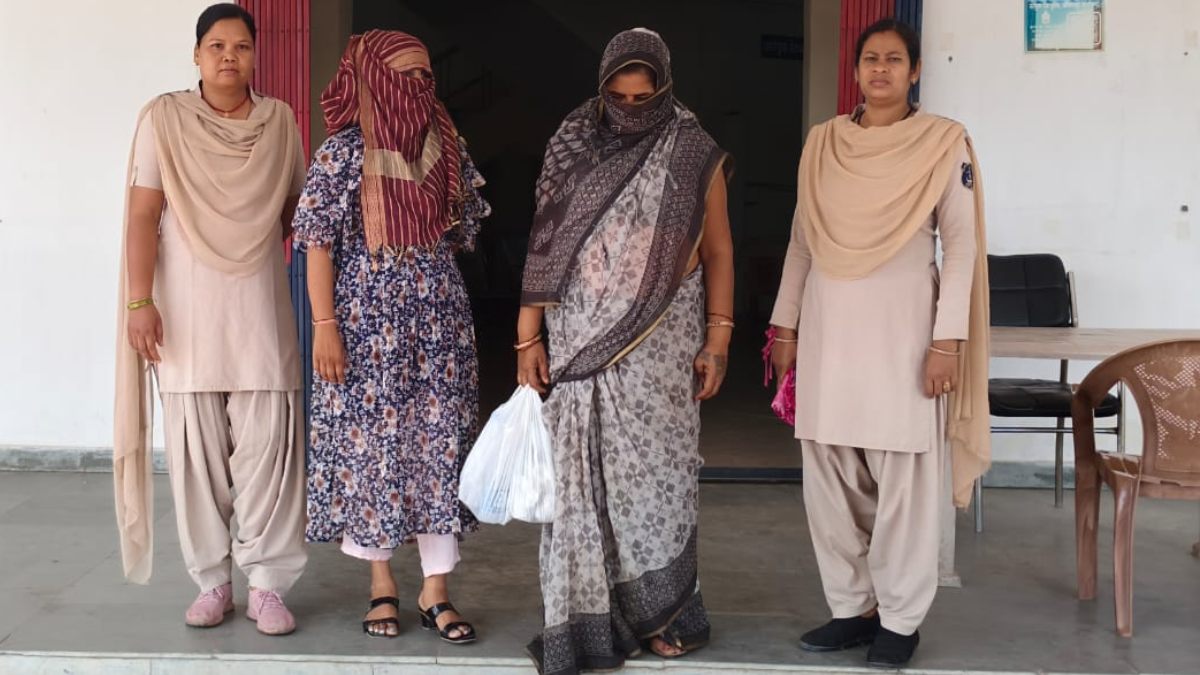 पहले मिलने बुलाया, फिर पिलाई शराब… उसके बाद शुरू हुआ ब्लैकमेलिंग का खेल, 2 शातिर महिला गिरफ्तार