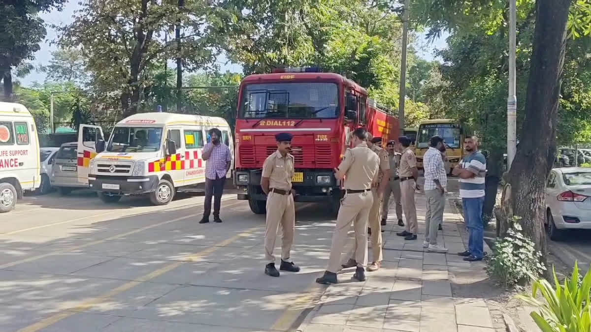 BREAKING: चंडीगढ़ के स्कूलों को बम से उड़ाने की धमकी, सुरक्षा एजेंसियां हाई अलर्ट पर