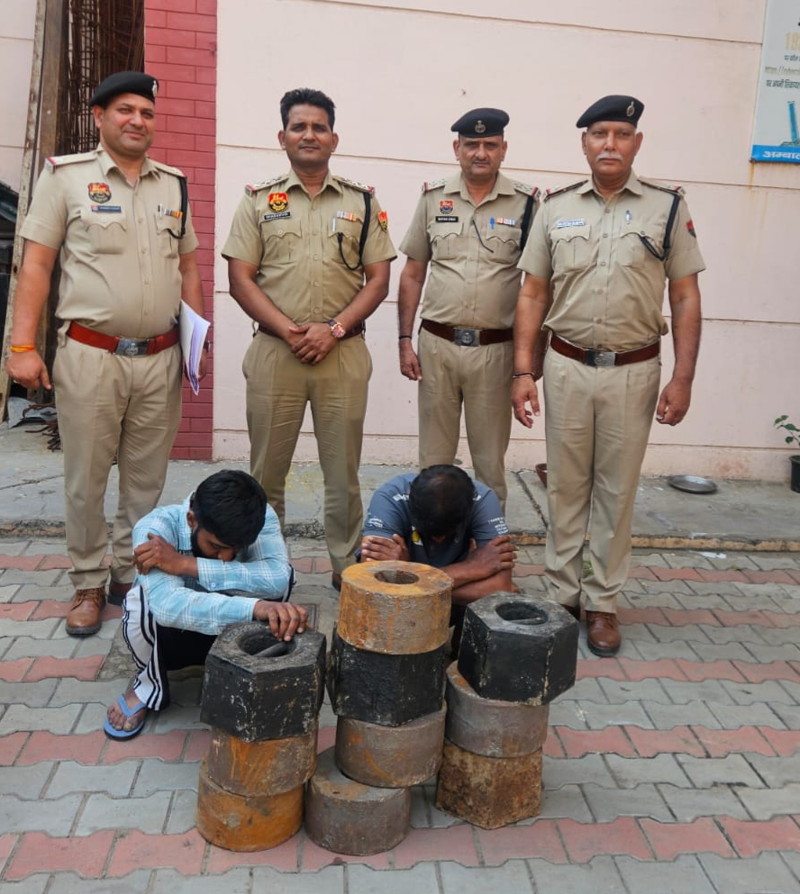 बलदेव नगर में फैक्ट्री से लोहा चोरी करने वाले दो आरोपी गिरफ्तार, सामान भी बरामद