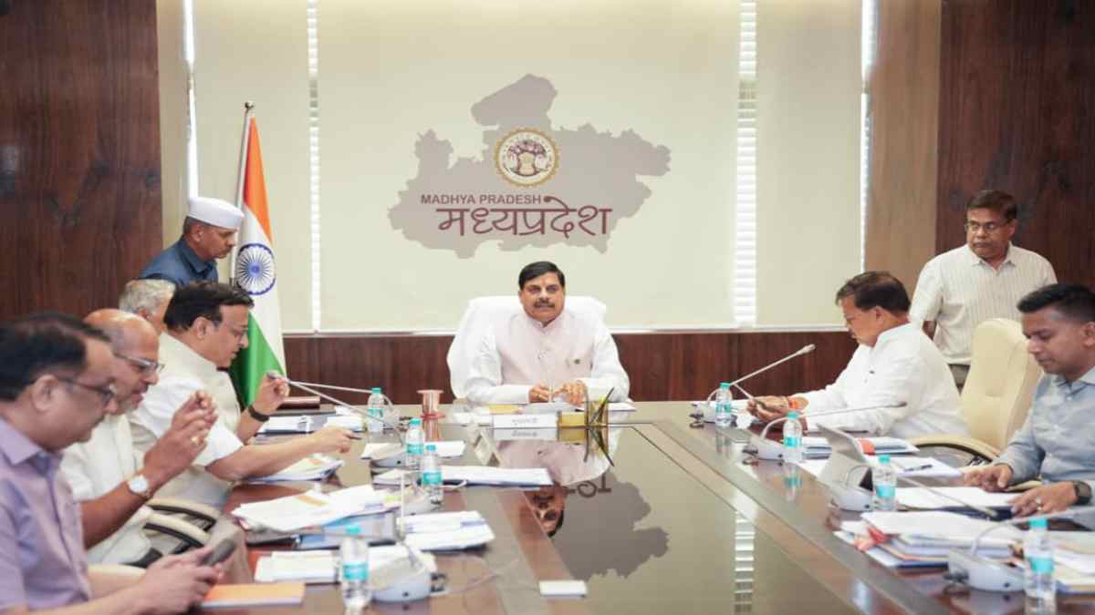 CM डॉ. मोहन ने की नवाचारों की प्रशंसा, कहा- गांव से लेकर शहर तक बढ़ाएं सौर ऊर्जा का उपयोग