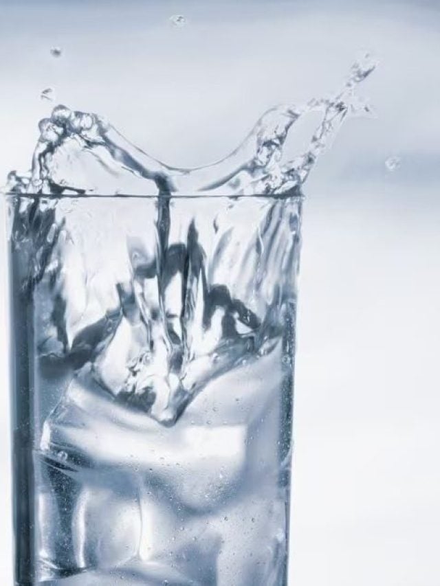 गर्मी में बहुत ज्यादा ठंडा पानी पीना सेहत के लिए सही है या नहीं?