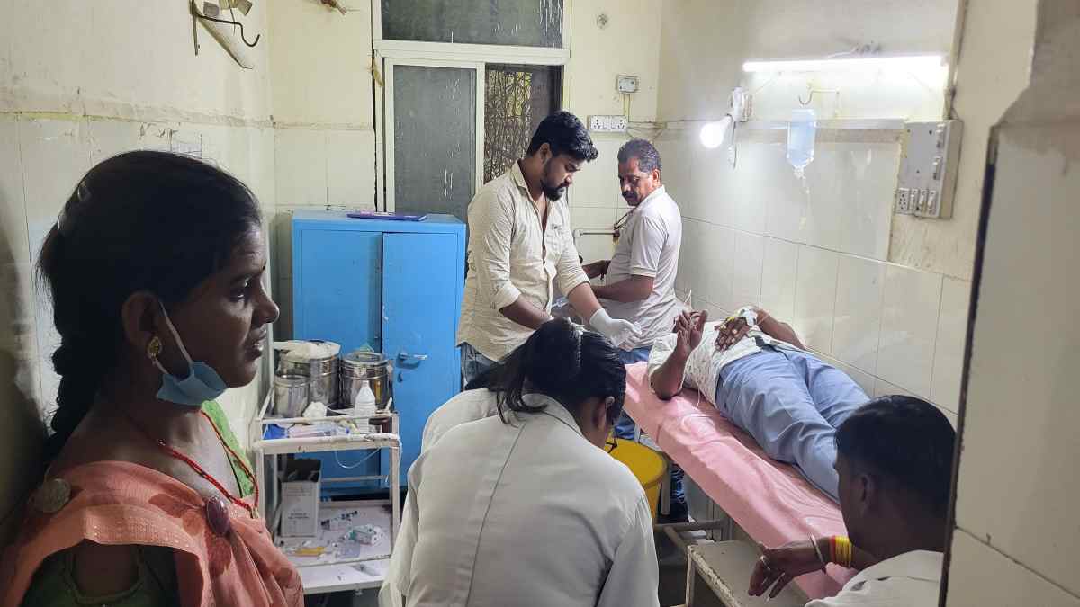 थाने के सामने ट्रिपल सुसाइड की कोशिश: परिवार के 3 लोगों ने खाया जहर, मचा हड़कंप