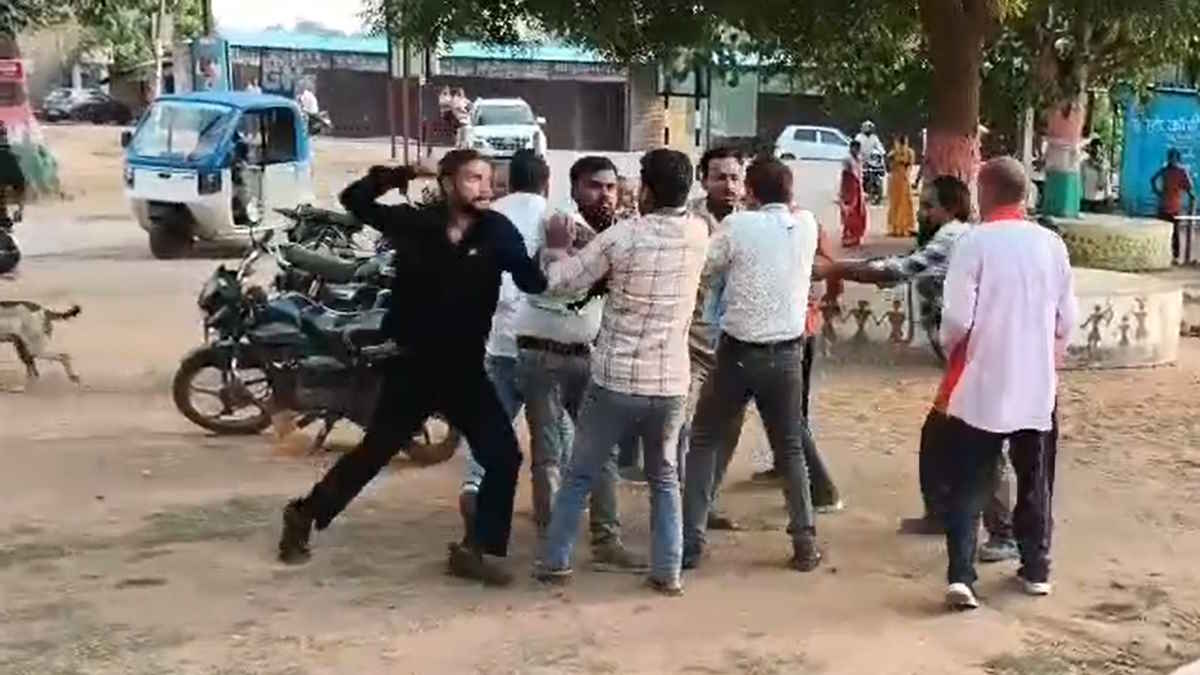 न्यायालय की सुनवाई के दौरान आपस में भिड़े पक्षकार, तहसीलदार ने दोनों पक्षों के विरुद्ध दर्ज कराई रिपोर्ट…