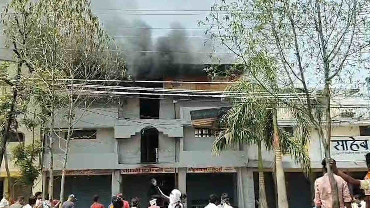 BREAKING: व्यापार विहार स्थित खाद्य तेल दुकान में लगी आग, करोड़ों के नुकसान का अंदेशा…