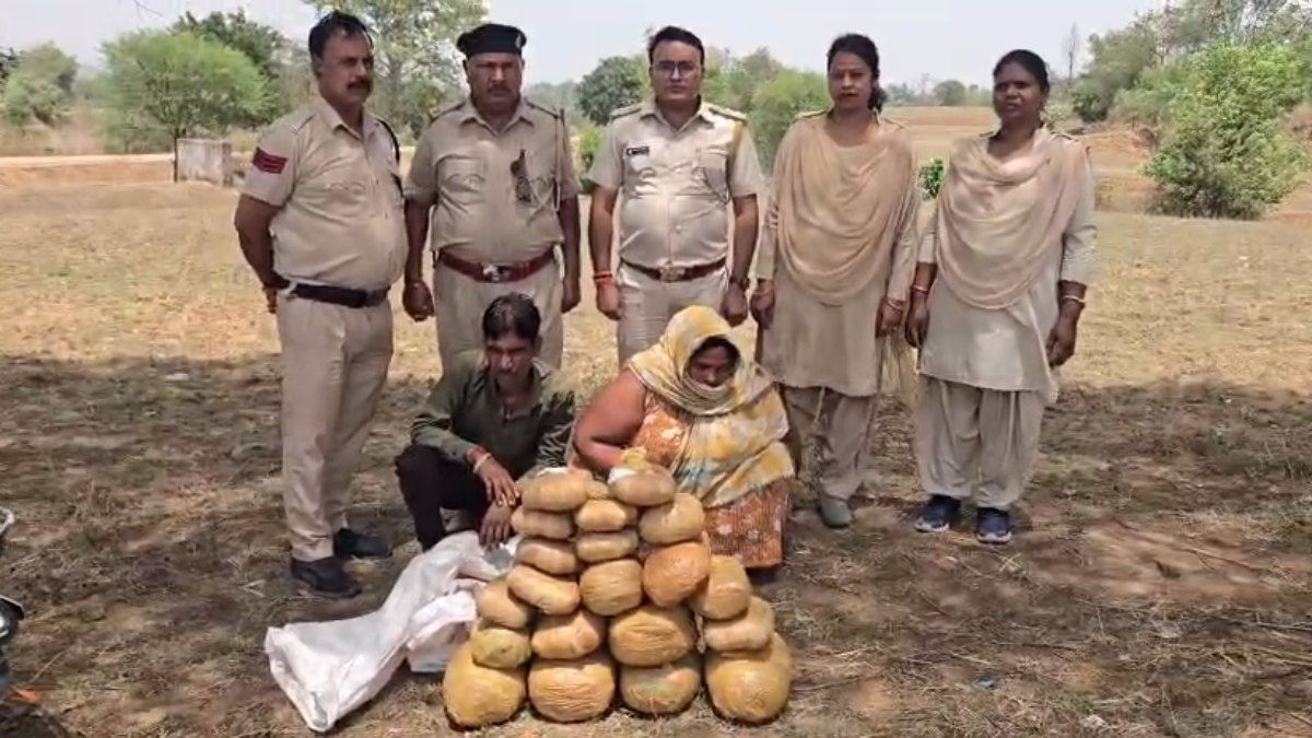 पति-पत्नी निकले गांजा सप्लायर: बोरियों में भरकर जुपिटर से कर रहे थे तस्करी, मंजिल पर पहुंचने से पहले टीम ने दबोचा
