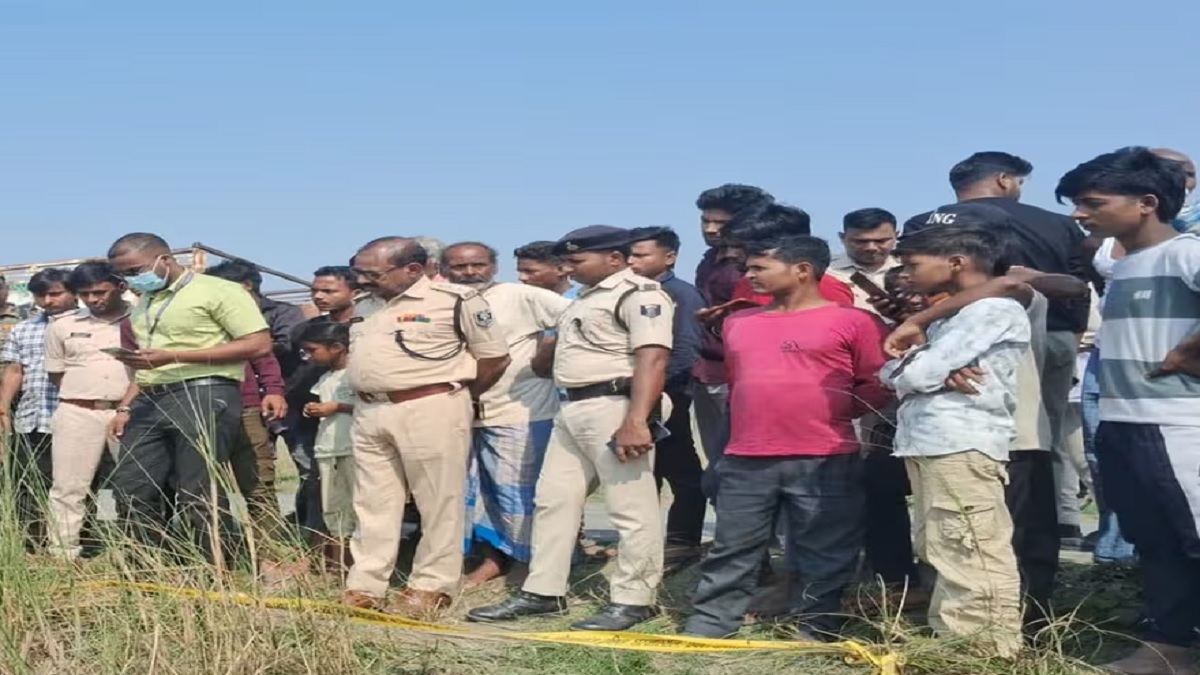 Bihar Crime: सड़क किनारे नाबालिग युवती की लाश मिलने से फैली सनसनी, दुष्कर्म के बाद हत्या की आशंका