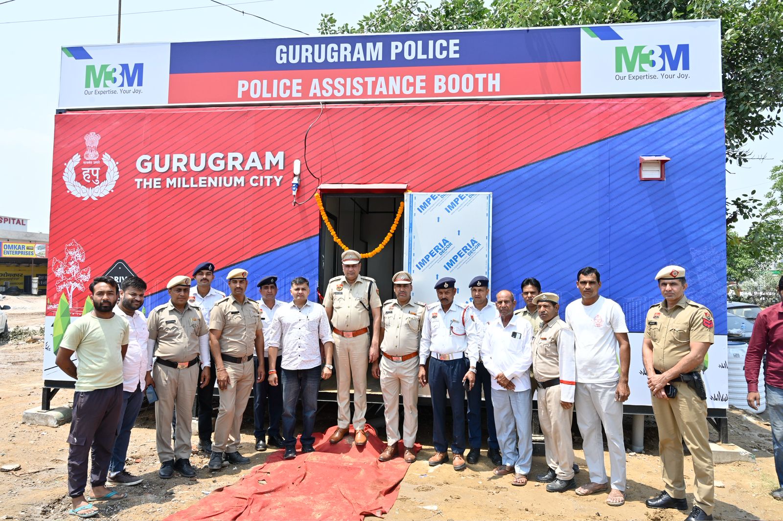 गुरुग्राम ट्रैफिक पुलिस को मिली हाईटेक सौगात, दादी सती और सिल्वर स्ट्रीक चौक पर आधुनिक बूथों का उद्घाटन