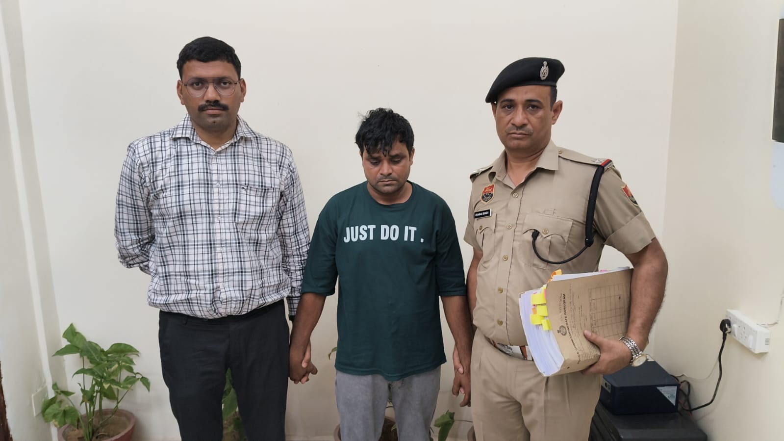 वेयरहाउस चोरी का माल खरीदने वाला कबाड़ी गिरफ्तार, 50 हजार रुपये नकद बरामद