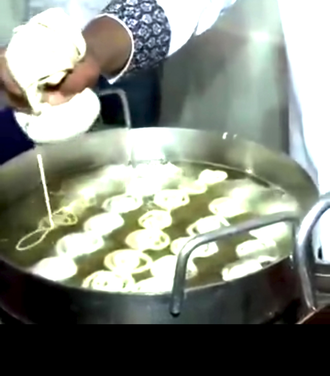 हरियाणा में जश्न की तैयारी! चुनावी रुझानों से बीजेपी गदगद, दिल्ली मुख्यालय में जलेबियां चढ़ीं कड़ाही पर