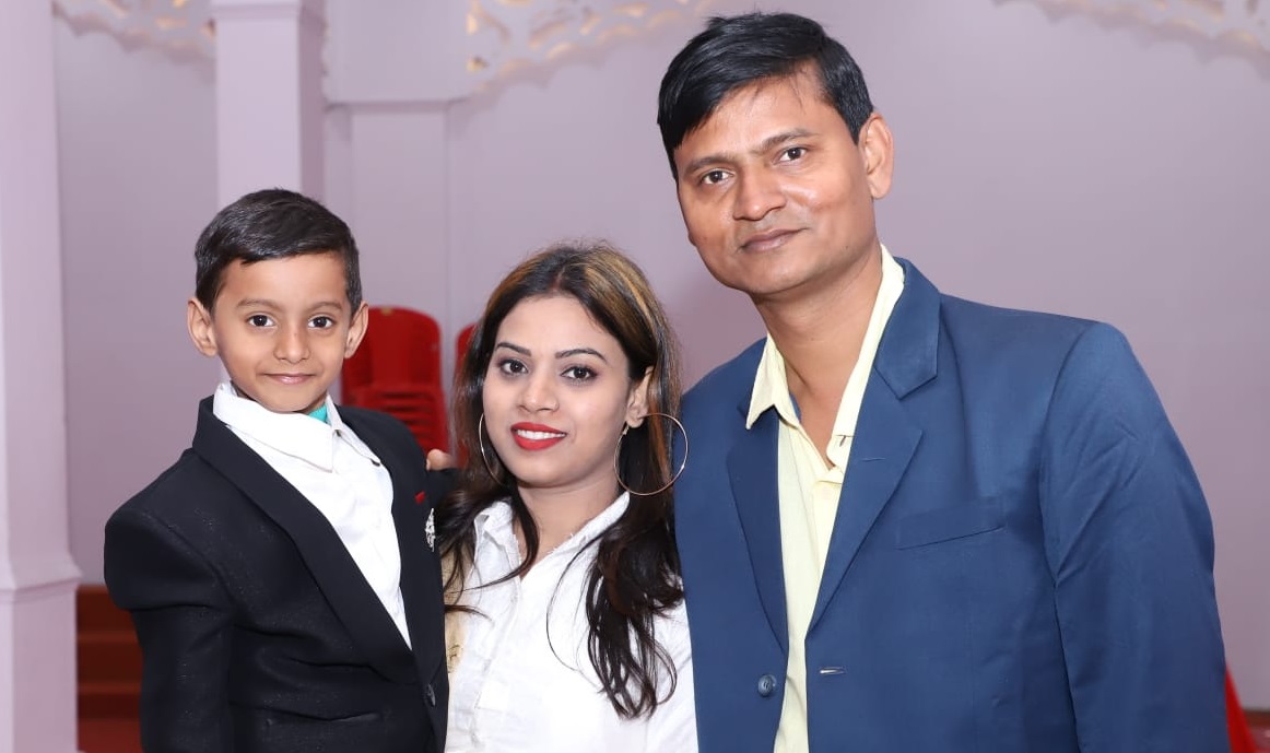 पति ने पढ़ाकर बनाया टीचर, नौकरी मिलते ही दूसरे शिक्षक से बढ़ी नजदीकियां, थाने पहुंचा मामला