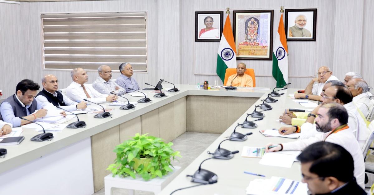 सीएम योगी ने ली कृषि, जलशक्ति, पशुधन, समाज कल्याण उद्यान विभागों की बैठक, गर्मी को लेकर दिए निर्देश