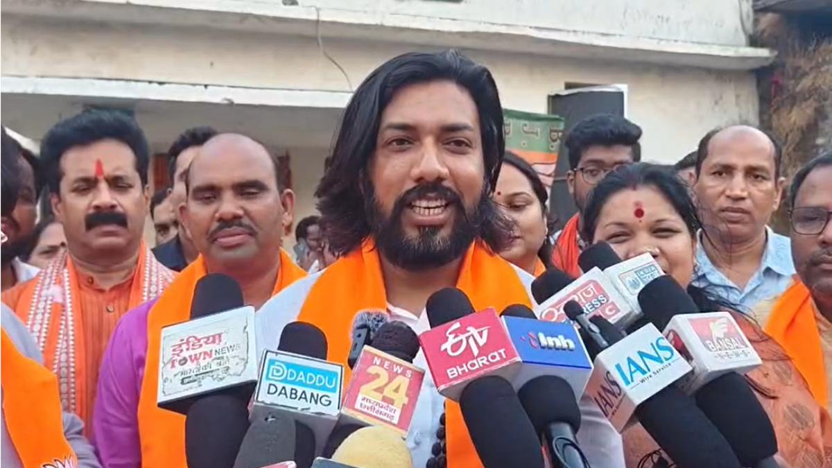 बम्हनीडीह नगर पंचायत चुनाव : बीजेपी प्रत्याशियों ने शक्ति प्रदर्शन के साथ भरा नामांकन, सांसद और मंत्री ने किया भाजपा की जीत का दावा