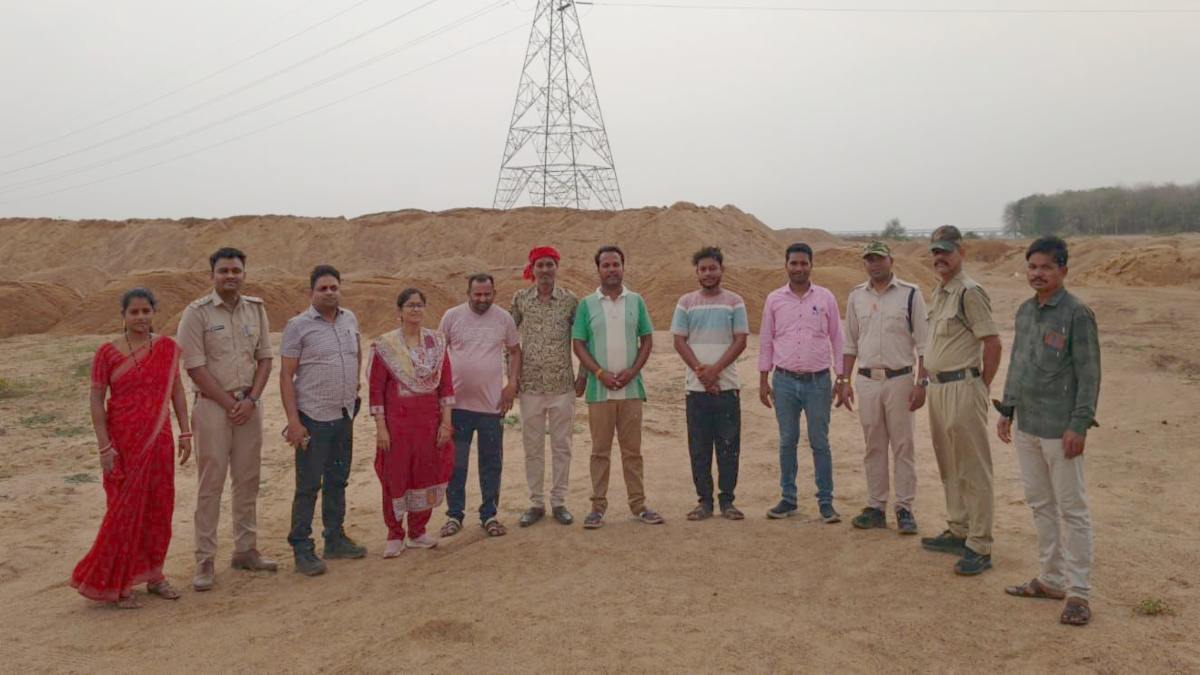 CG News : अवैध रेत भंडारण-परिवहन पर बड़ी कार्रवाई, 1740 घनमीटर रेत और दो हाईवा जब्त