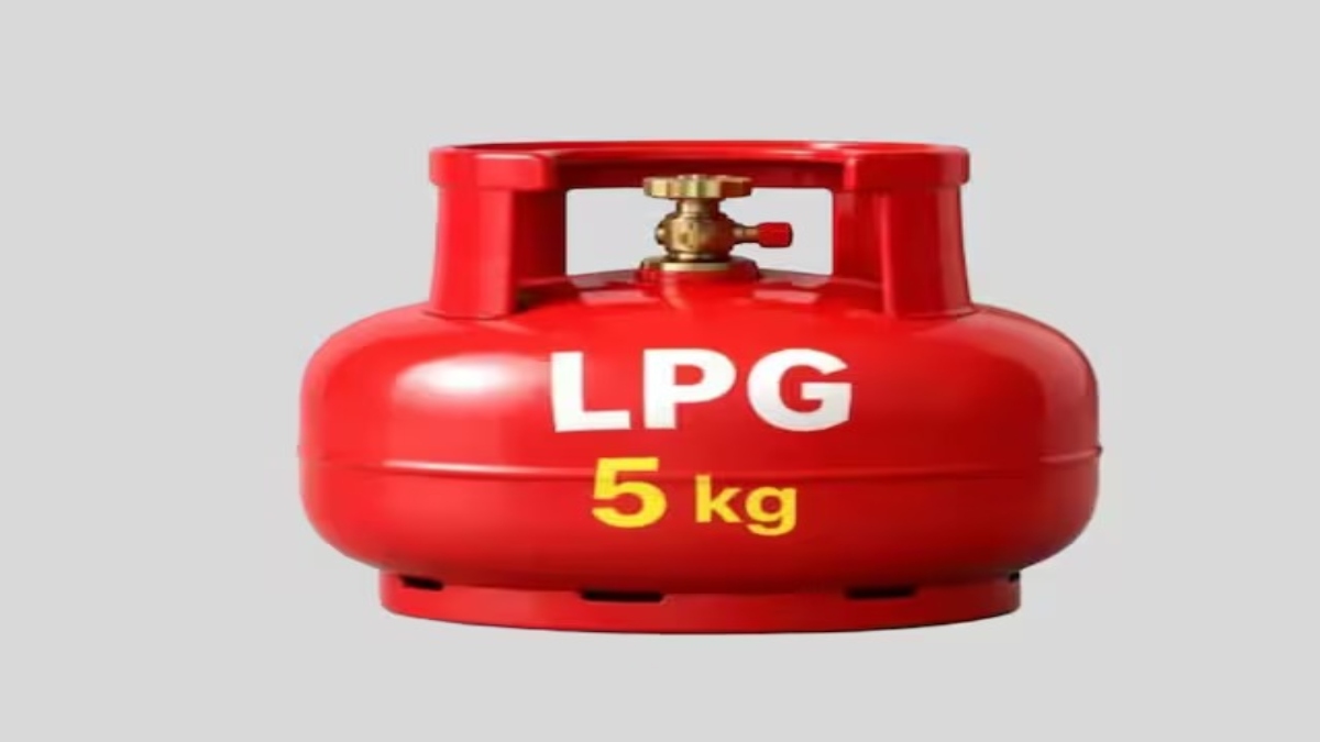 LPG New Rate 2026 : 261 रुपए महंगा हुआ छोटा सिलेंडर, अब पेट्रोल-डीजल की भी बढ़ेगी कीमतें, जानिए केंद्रीय मंत्री क्यों चौंकाया ?