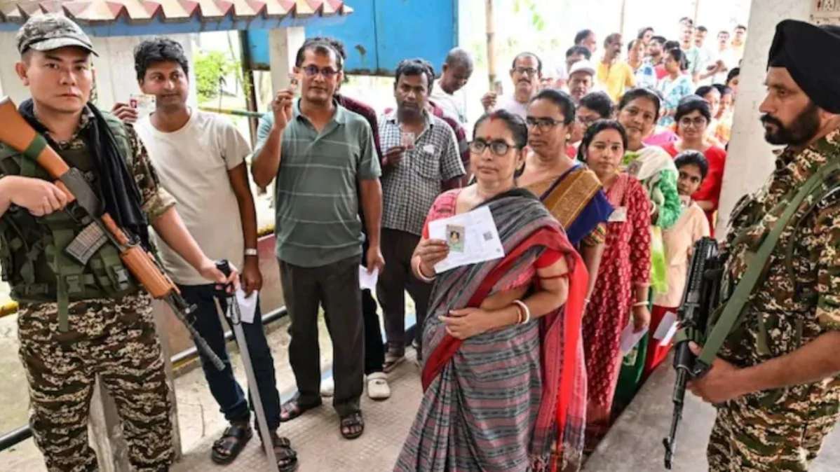 West Bengal Repolling Live: बंगाल के दो विधानसभा क्षेत्र के 15 बूथों पर पुनर्मतदान जारी, सुबह 9 बजे तक दोनों सीटों का औसत मतदान 16.23%