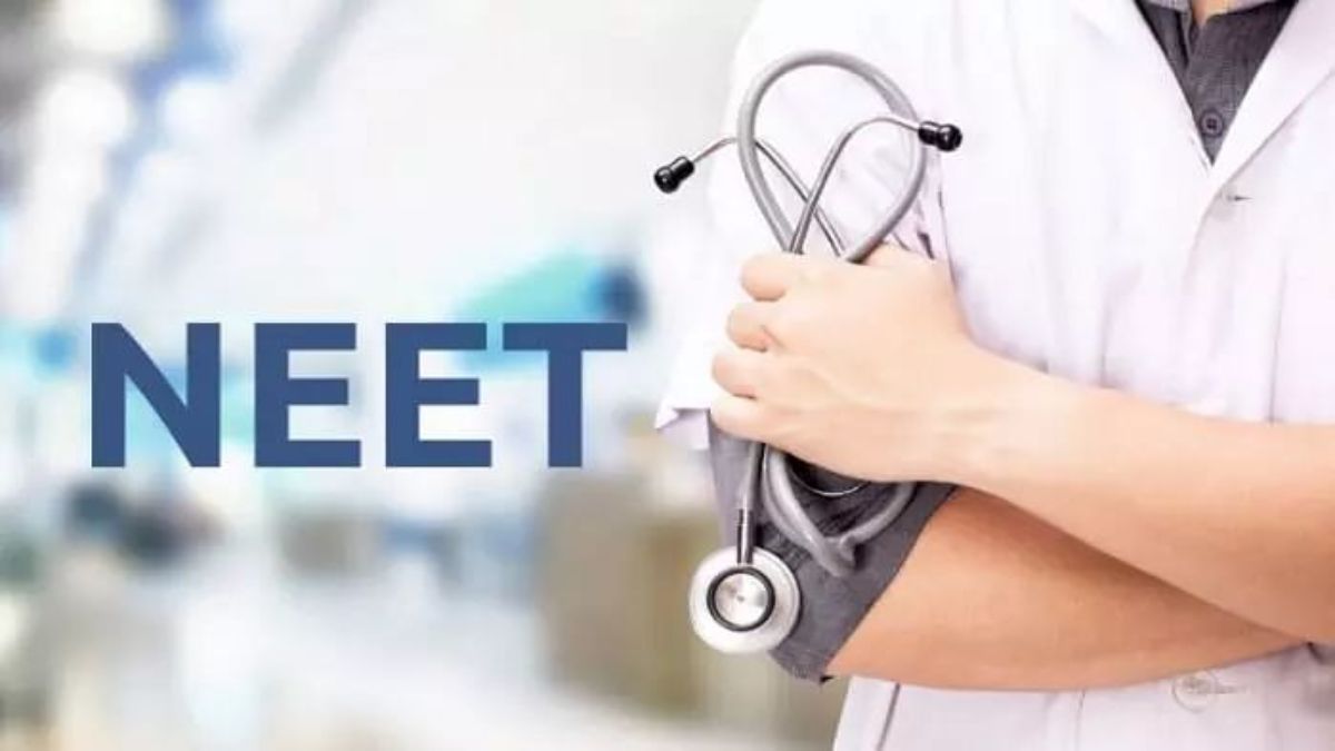 NEET में नकल रोकने NMC का ‘अजीब फरमान’: मेडिकल कॉलेजों में ‘हॉलिडे बैन’, जूनियर डॉक्टर्स ने आदेश को बताया अनुचित
