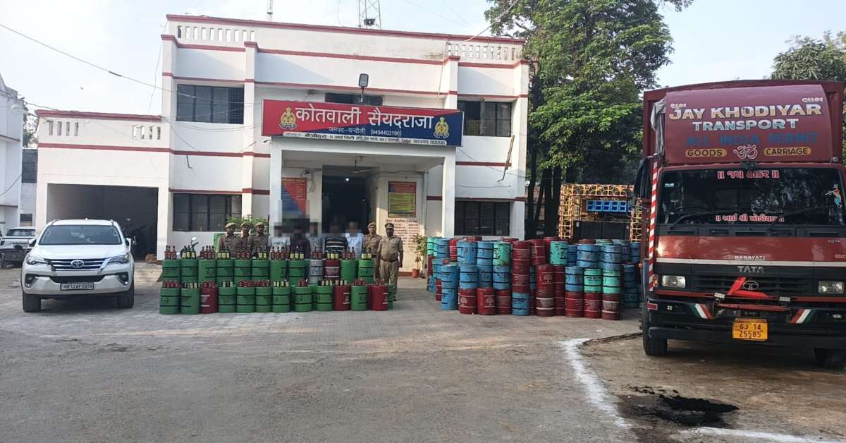 नशे पर नकेल : 2224 लीटर शराब बरामद, फॉर्च्यूनर और ट्रक से नशे की खेप ले जा रहे थे तस्कर, 5 गिरफ्तार
