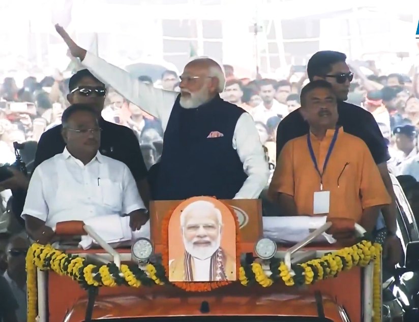 शपथ से पहले सुवेंदु अधिकारी के साथ पीएम मोदी का मिनी रोड शो, 4 विधायकों को मिल सकता है मंत्री पद