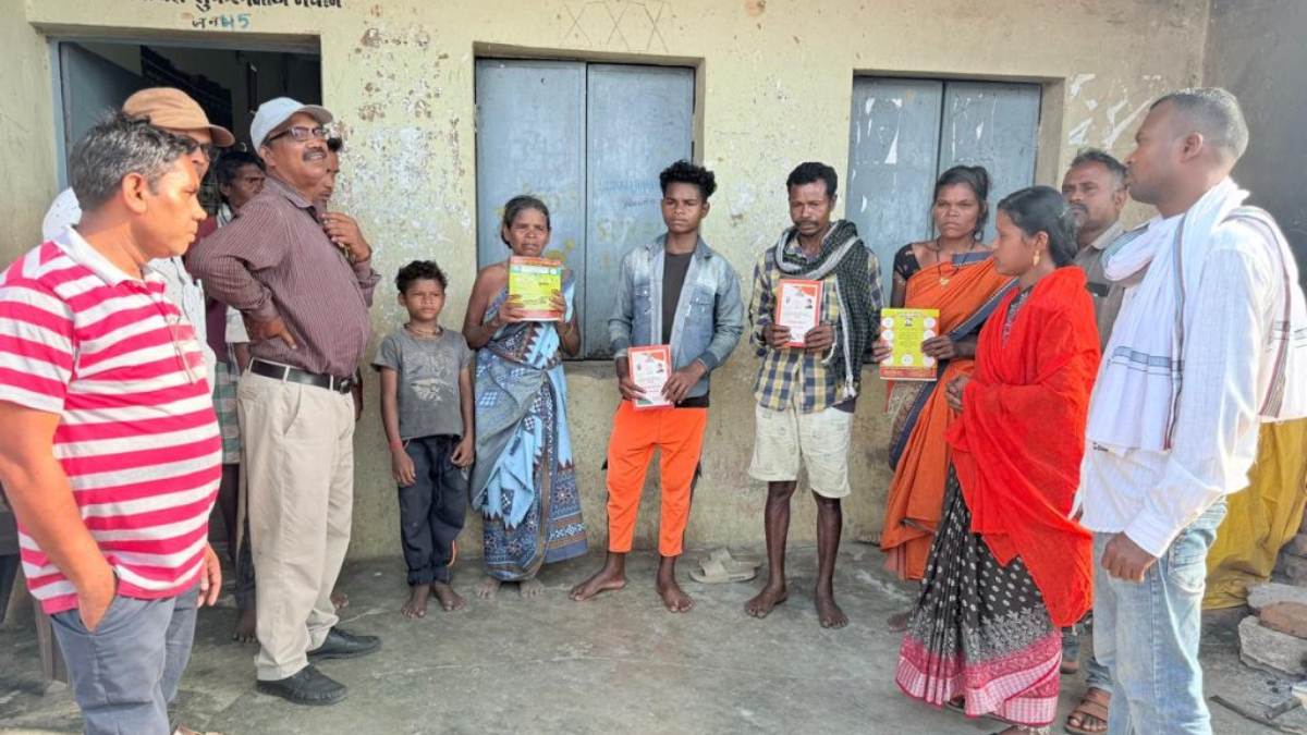 वायरल वीडियो पर गरियाबंद प्रशासन का स्पष्टीकरण: उड़ीसा में निवास के कारण आवास सर्वे में नहीं था नाम, पीएम जनमन योजना के तहत जल्द मिलेगा आवास
