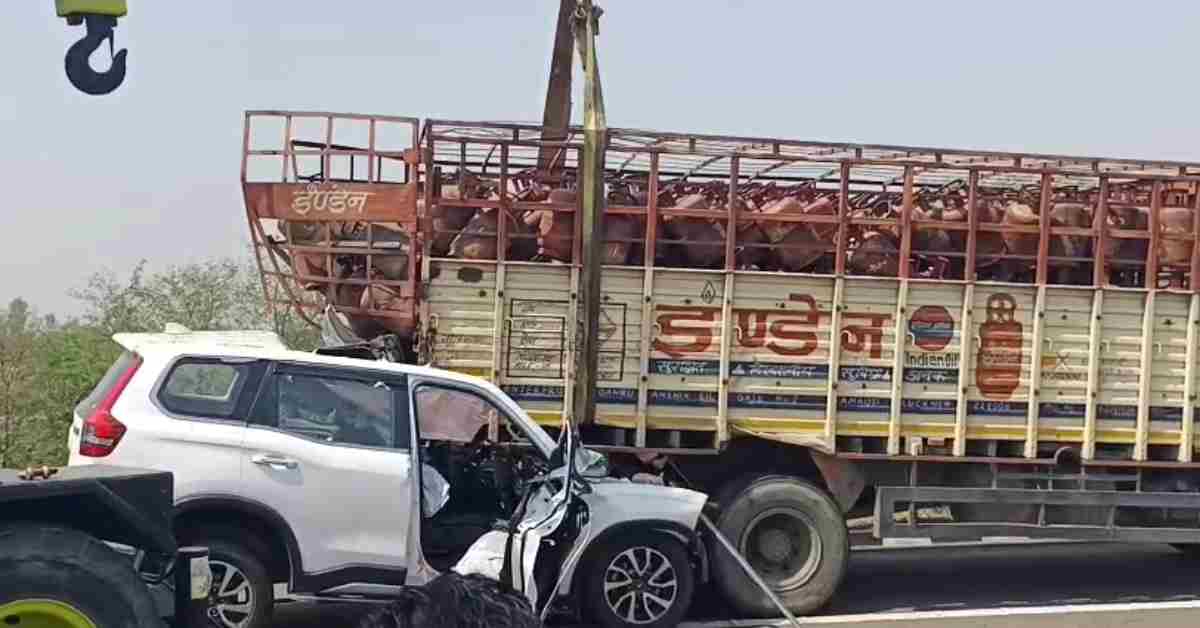 रफ्तार ने छीनी जिंदगी! स्कार्पियो ट्रक से टकराई, 4 लोगों की मौत