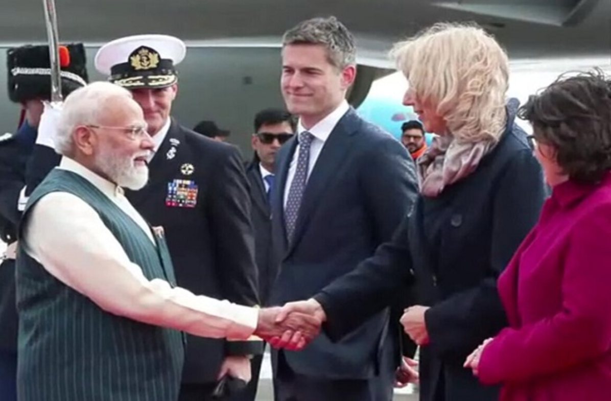 PM Modi In Netherlands: एम्सटर्डम में गर्मजोशी से पीएम मोदी का स्वागत, प्रवासी भारतीय भी आगमन से उत्साहित