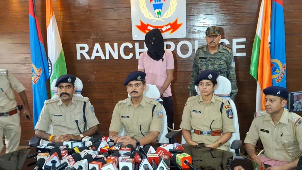 डंके की चोट पर हत्या करनेवाला सुपारी किलर कोलकाता से गिरफ्तार, BJP नेता की हत्या और सीमेंट कारोबारी को भी मारी थी गोली