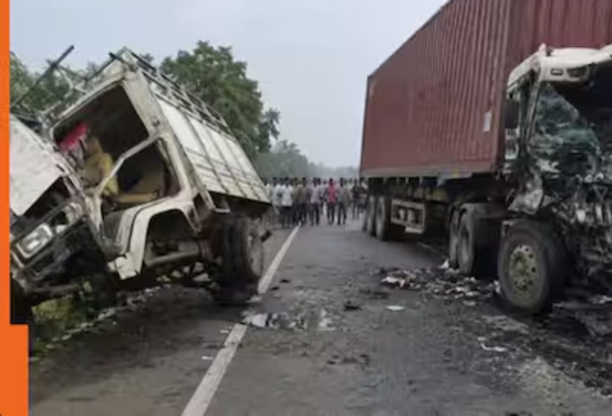 महाराष्ट्र में ट्रक-कंटेनर की आमने-सामने भीषण भिड़ंत, टक्कर में 13 की मौत और 25 गंभीर घायल; 100 से ज्यादा लोग सवार थे ट्रक में