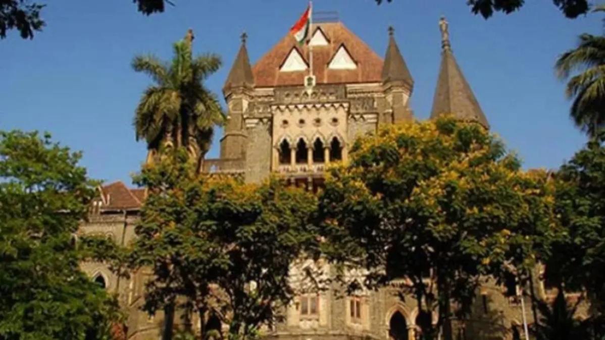 मुंबई में रेलवे और BMC का चला बुलडोजर, हाई कोर्ट के आदेश के बाद 400 अवैध झुग्गी-झोपड़ी ध्वस्त