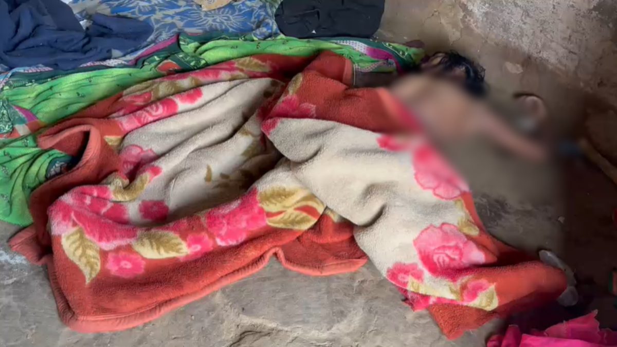 CG Murder News: पति ने पत्नी को उतारा मौत के घाट, घर में अर्धनग्न हालत में मिली लाश, आरोपी फरार