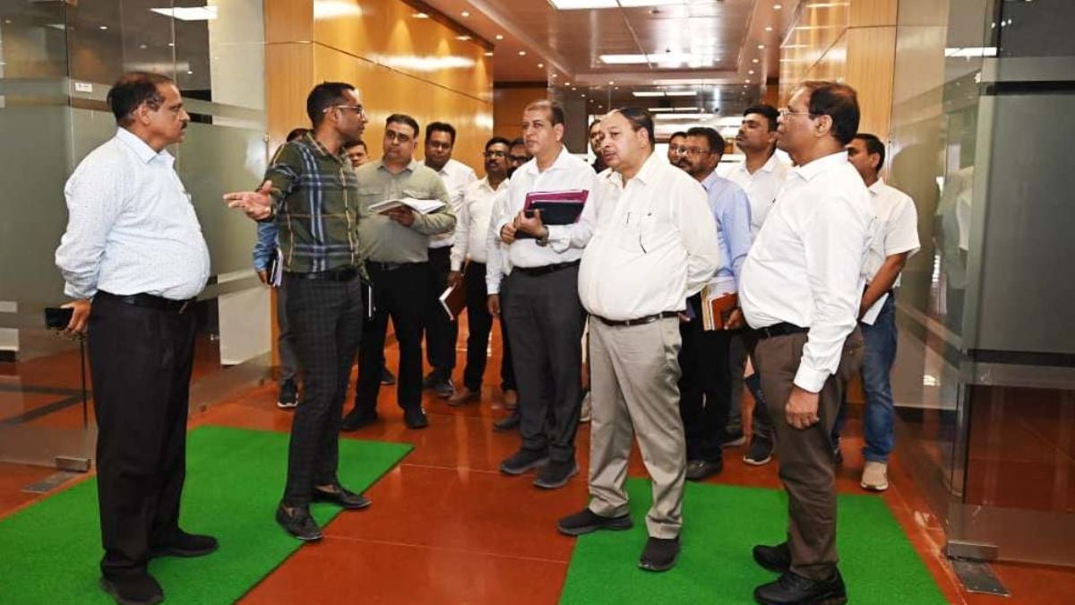 विधानसभा को ‘पेपरलेस’ बनाने की तैयारी तेज: PWD सचिव ने नए विधानसभा और लोकभवन का किया निरीक्षण, अधिकारियों को काम में तेजी लाने के दिए निर्देश