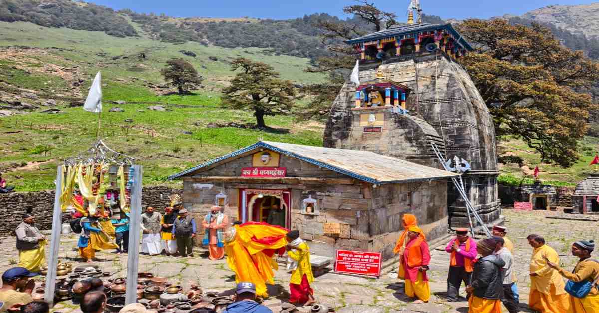 खत्म हुआ इंतजार… भक्तों के लिए खुल गए द्वितीय केदार के कपाट, हर-हर महादेव के जयघोष से गूंज उठा धाम